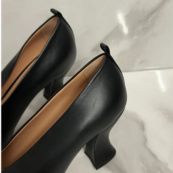 Bottega Veneta Almond Leather Heels in Black Size 41 IT (11 US) - Picture 9 of 9